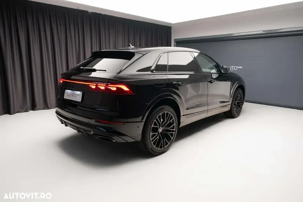 Audi Q8 SUV TFSI quattro 250 kW tiptronic S line business — imagine 3