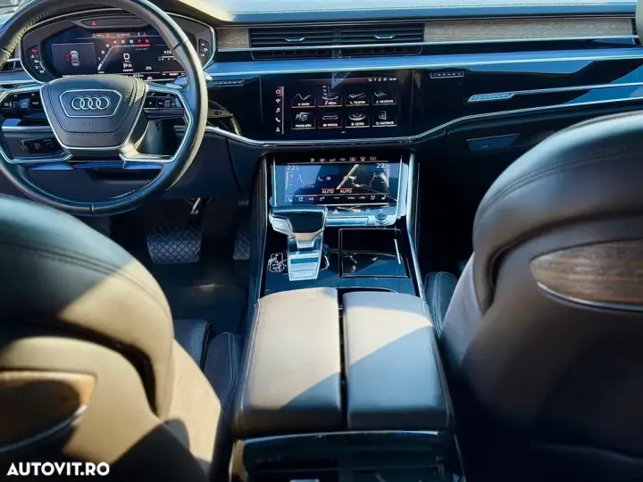Audi A8 D5