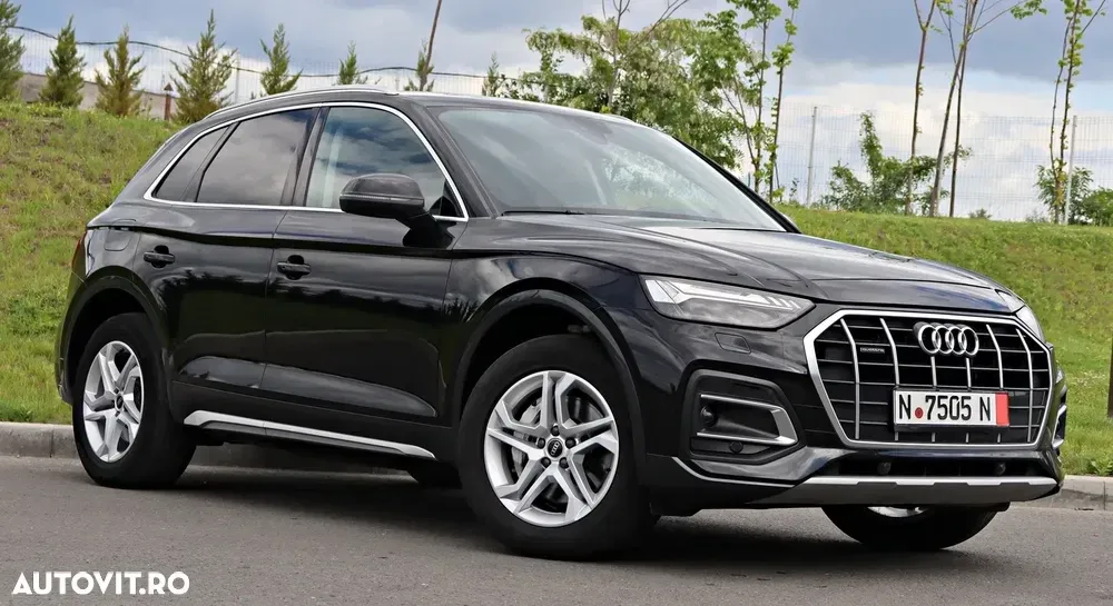 Audi Q5 FY 50 TFSI e quattro S tronic design — imagine 3
