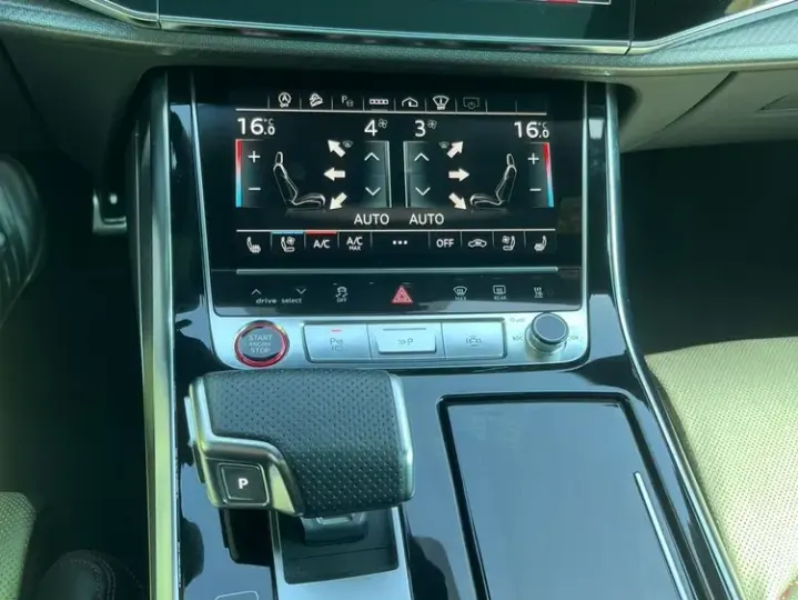 Audi RS Q8 4.0 TFSI quattro MHEV Tiptronic