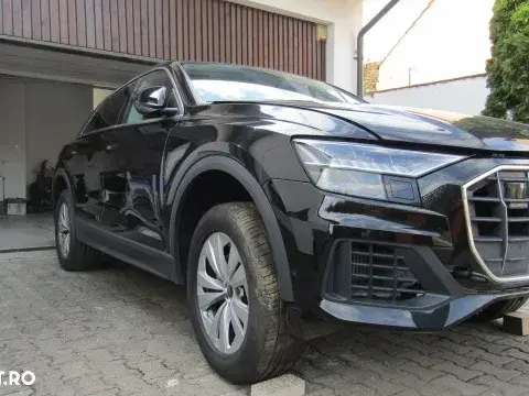 Audi Q8 SUV TFSI quattro 250 kW tiptronic