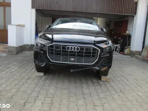 Audi Q8 SUV TFSI quattro 250 kW tiptronic