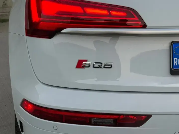 Audi SQ5 FY