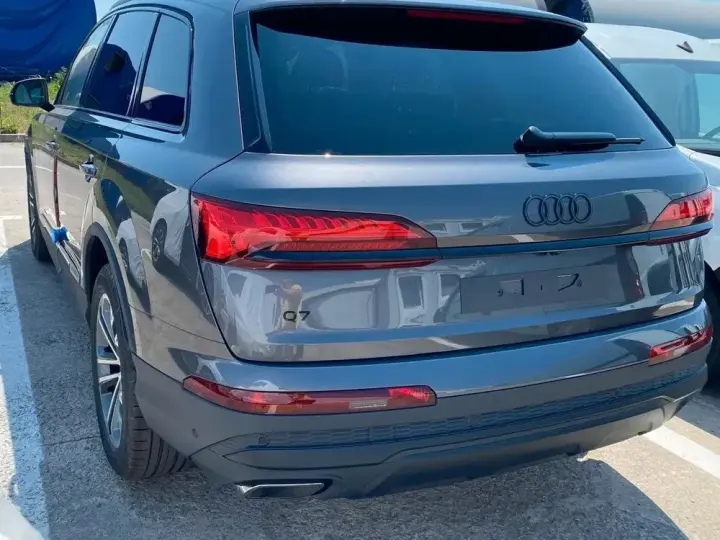 Audi Q7 4M