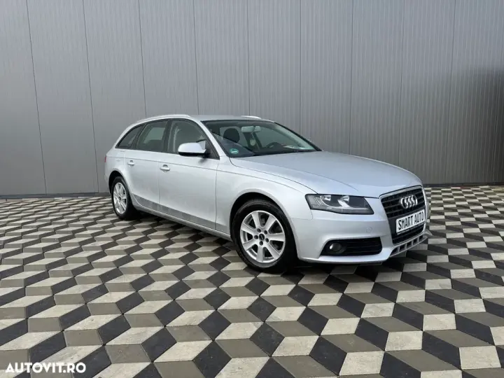 Audi A4 Avant B8 2.0 TDI DPF multitronic Attraction