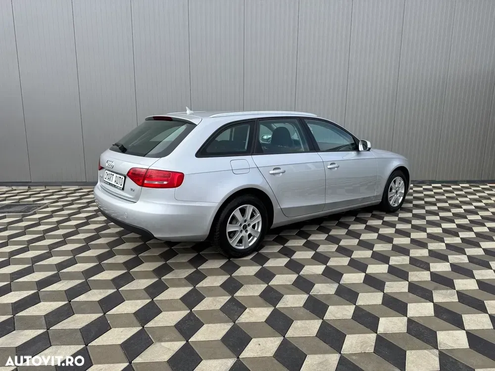 Audi A4 Avant B8 2.0 TDI DPF multitronic Attraction — imagine 4