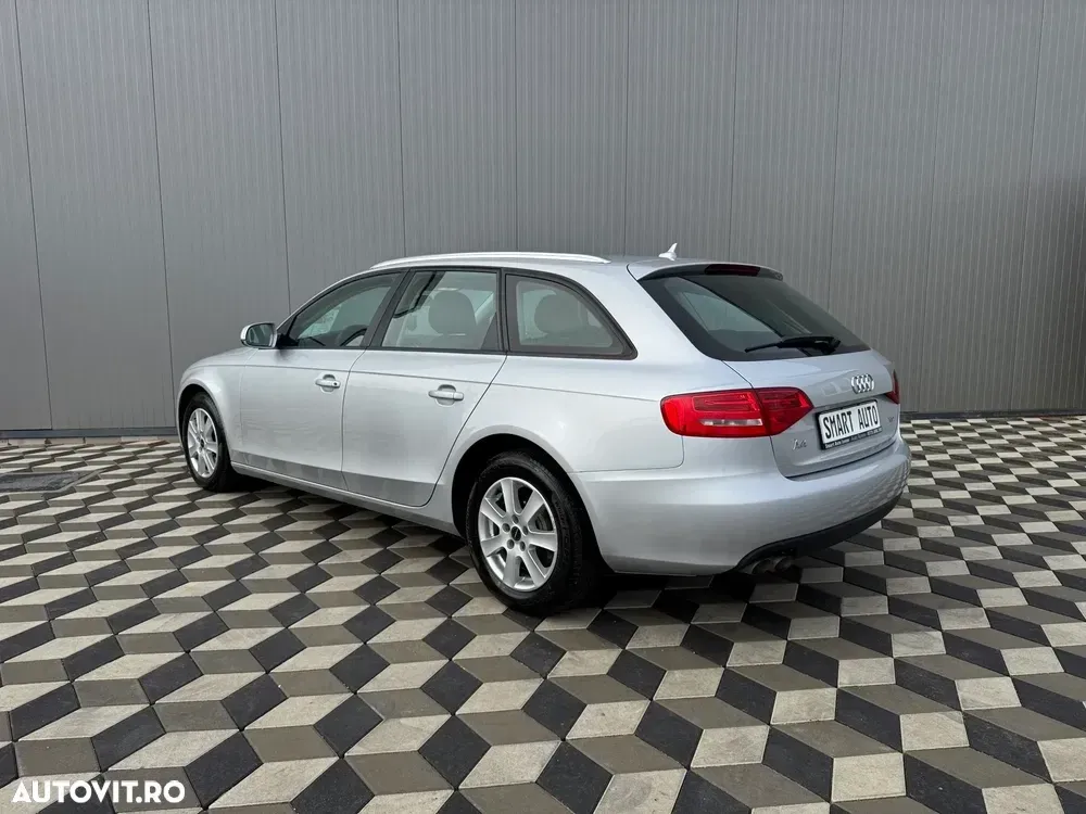 Audi A4 Avant B8 2.0 TDI DPF multitronic Attraction — imagine 3