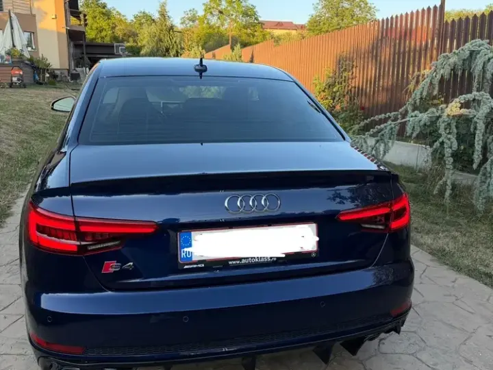 Audi S4 B9