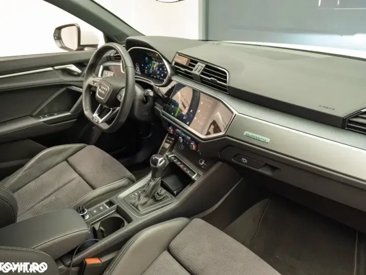 Audi Q3 Sportback F3