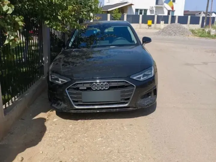 Audi A4 Limuzina 45 TFSI quattro MHEV S tronic Advanced