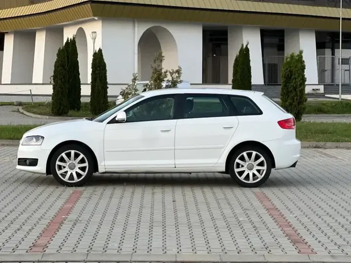 Audi A3 Sportback 8P 1.6 Attraction