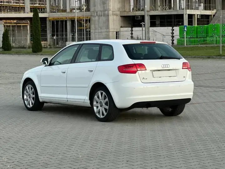 Audi A3 Sportback 8P 1.6 Attraction