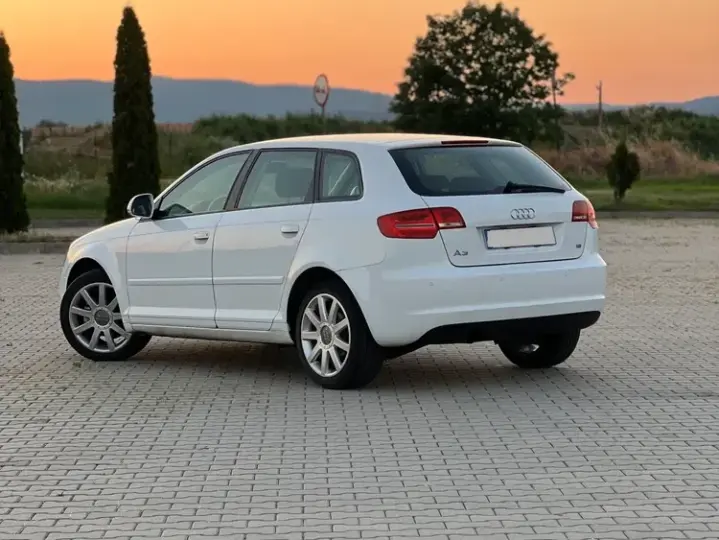 Audi A3 Sportback 8P 1.6 Attraction