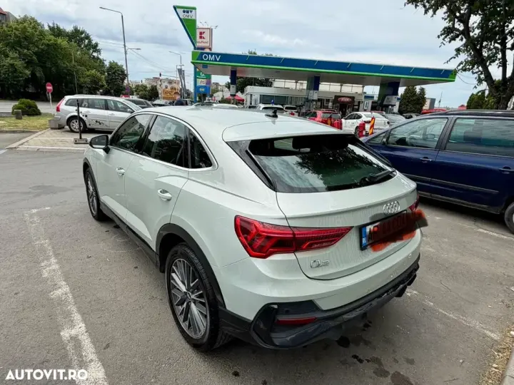 Audi Q3 F3