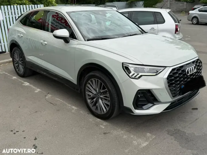 Audi Q3 F3