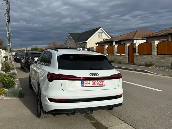Audi e-tron 50 quattro S line