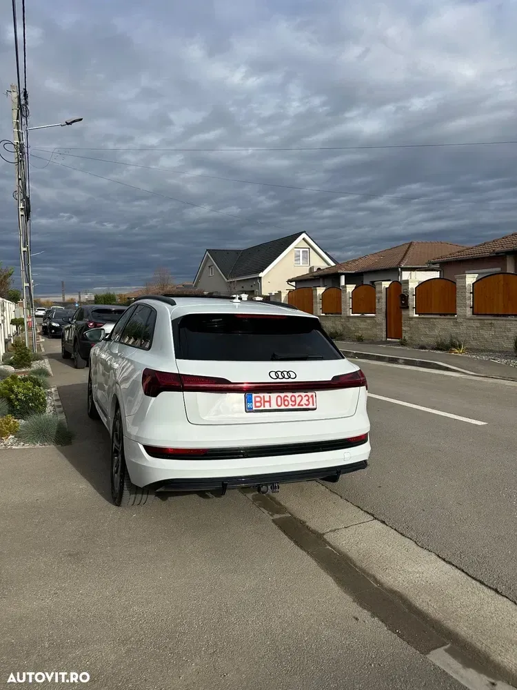 Audi e-tron 50 quattro S line — imagine 6