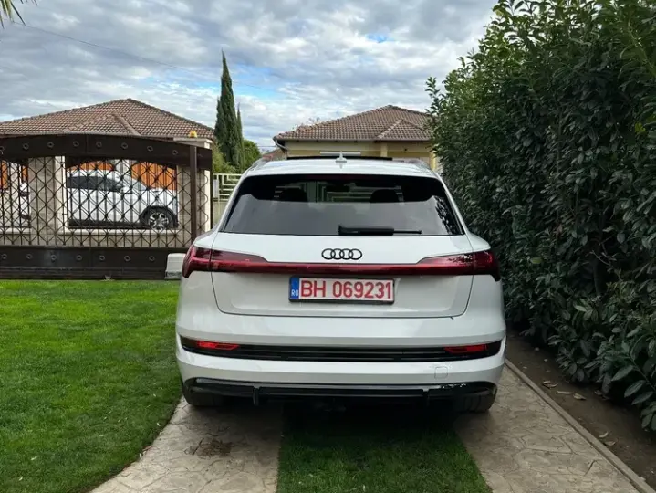 Audi e-tron 50 quattro S line