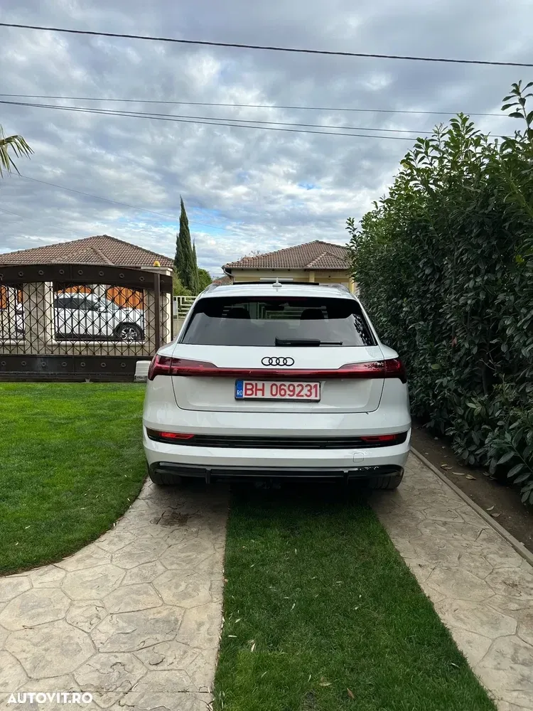 Audi e-tron 50 quattro S line — imagine 4