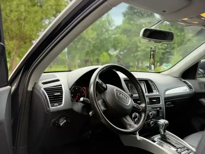 Audi Q5 8R 2.0 TDI Quattro S tronic