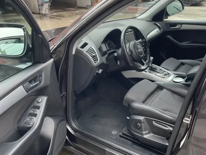 Audi Q5 8R