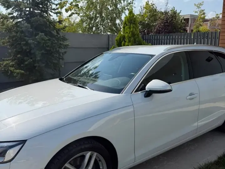 Audi A4 Avant B9 2.0 35 TDI S tronic MHEV Basic