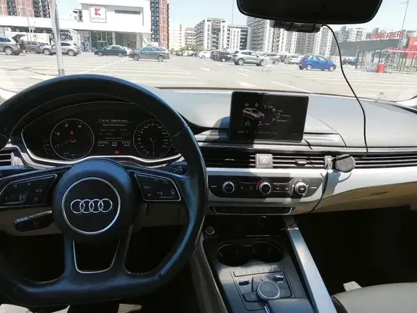 Audi A4 Avant B9 2.0 TDI S tronic