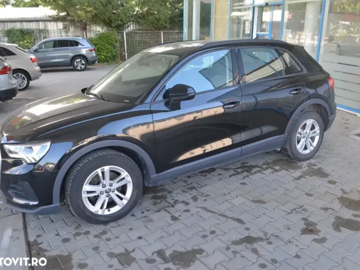 Audi Q3 F3