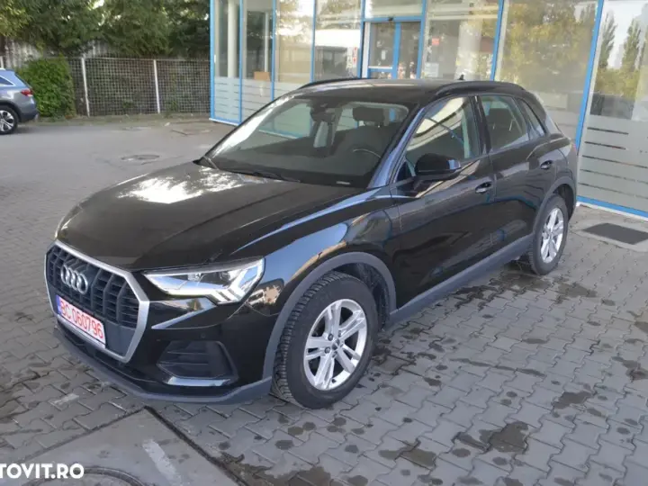 Audi Q3 F3
