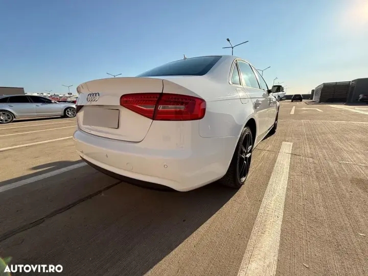 Audi A4 Limuzina B8 2.0 TDI DPF Attraction