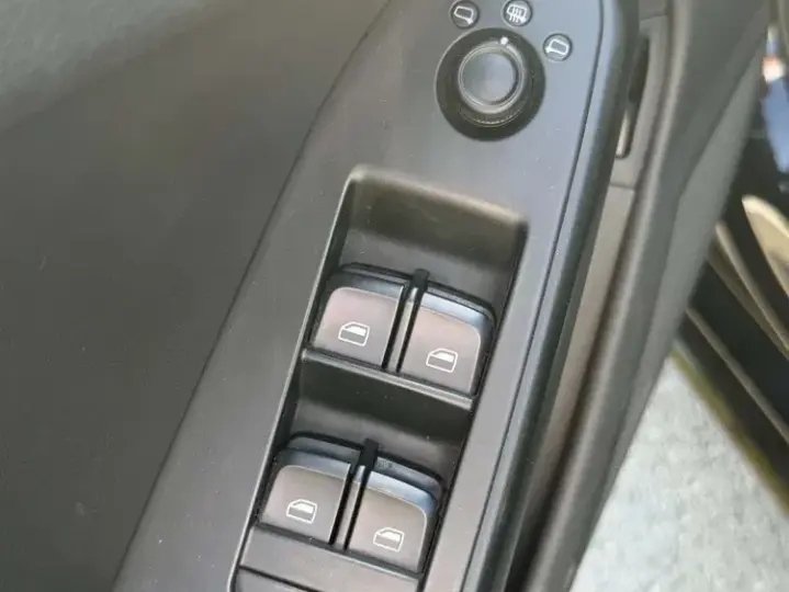 Audi A4 Limuzina B8 2.0 TDI B8