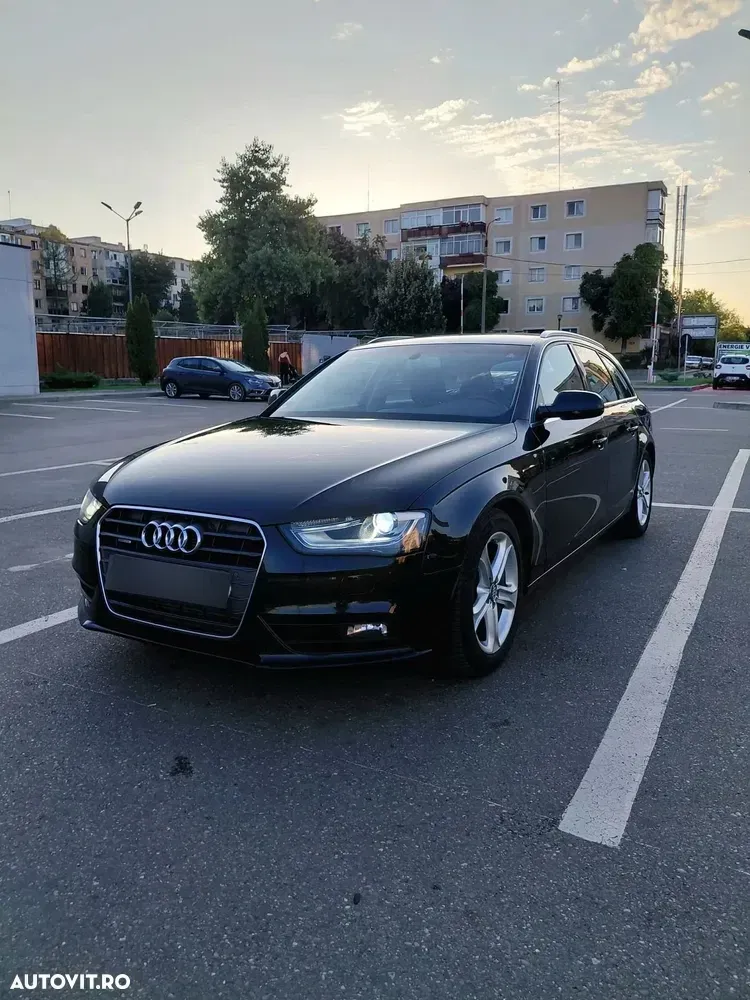 Audi A4 Avant B8 2.0 TDI DPF quattro Attraction — imagine 3