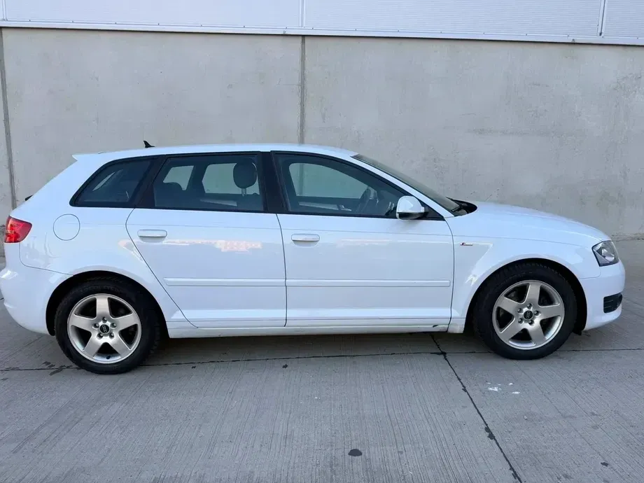Audi A3 Sportback 8P 1.4 TFSI Stronic Ambition — imagine 4
