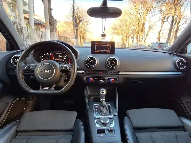 Audi A3 Limuzina 8V 1.4 TFSI Cylinder on demand ultra Str S line Sportpaket