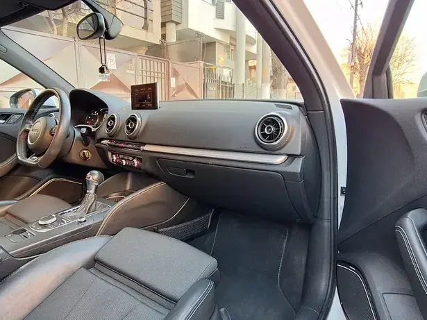Audi A3 Limuzina 8V 1.4 TFSI Cylinder on demand ultra Str S line Sportpaket