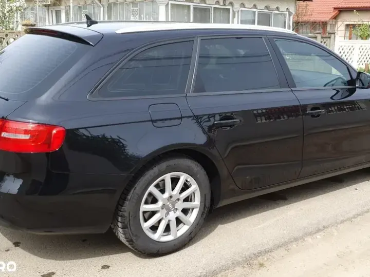 Audi A4 Avant B8 2.0 TDI DPF quattro S tronic Attraction