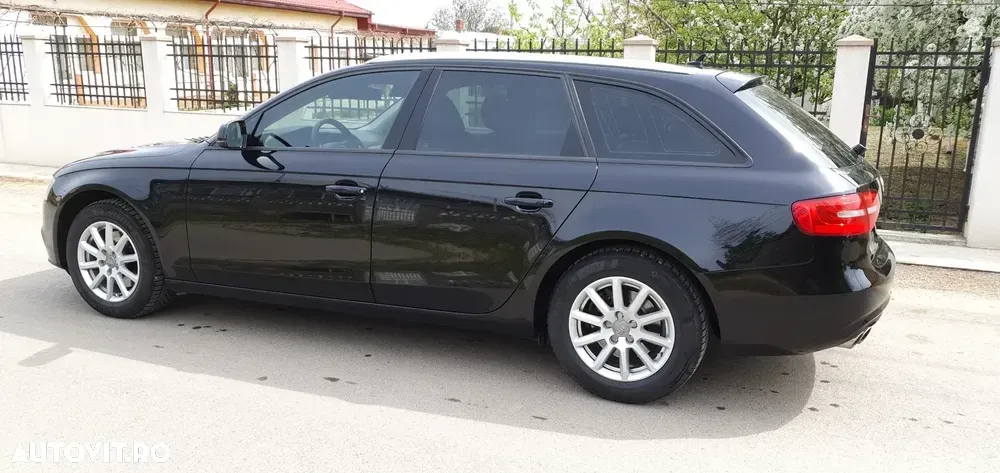 Audi A4 Avant B8 2.0 TDI DPF quattro S tronic Attraction — imagine 5