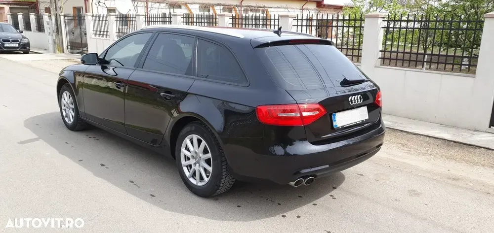 Audi A4 Avant B8 2.0 TDI DPF quattro S tronic Attraction — imagine 4