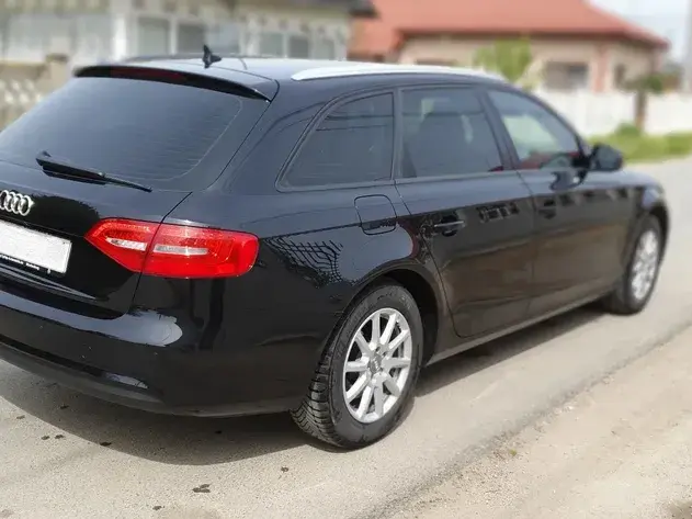 Audi A4 Avant B8 2.0 TDI DPF quattro S tronic Attraction
