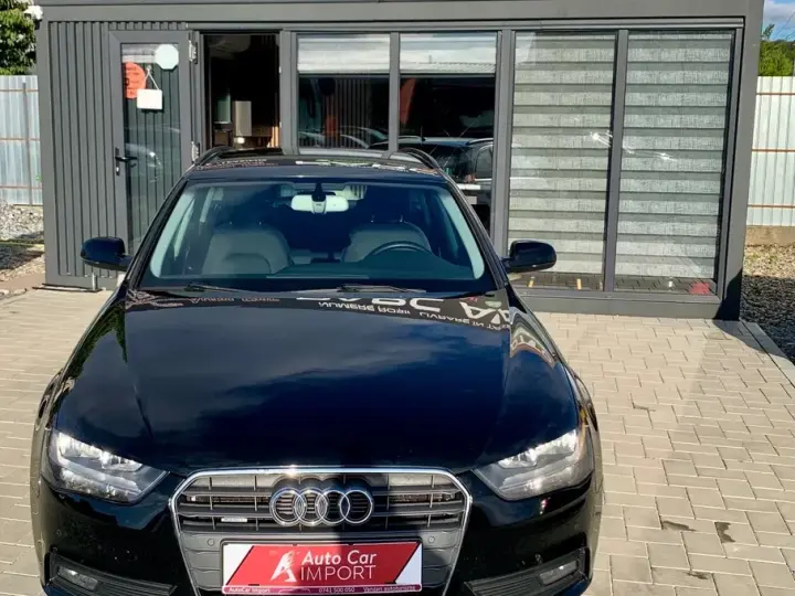 Audi A4 Avant B8 2.0 TDI DPF quattro S tronic Ambition