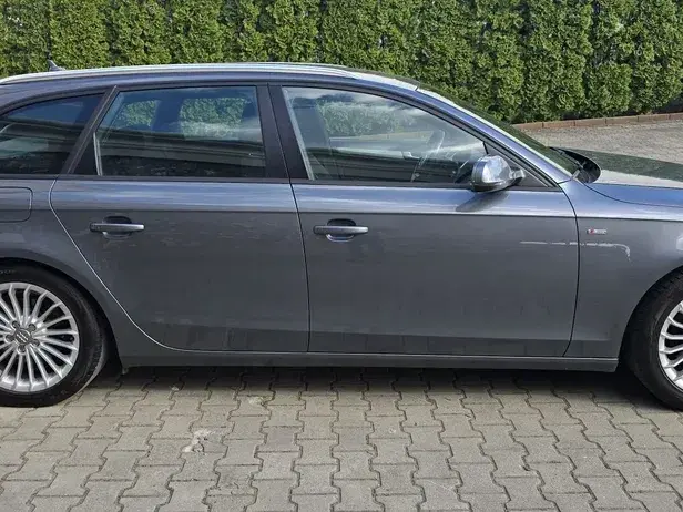 Audi A4 Avant B8 2.0 TDI DPF multitronic Ambiente