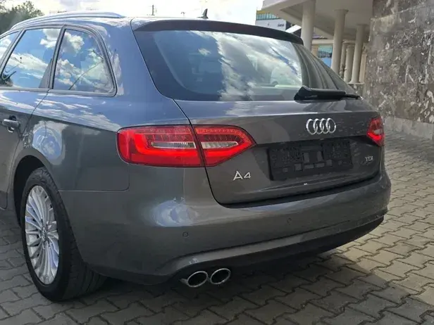 Audi A4 Avant B8 2.0 TDI DPF multitronic Ambiente