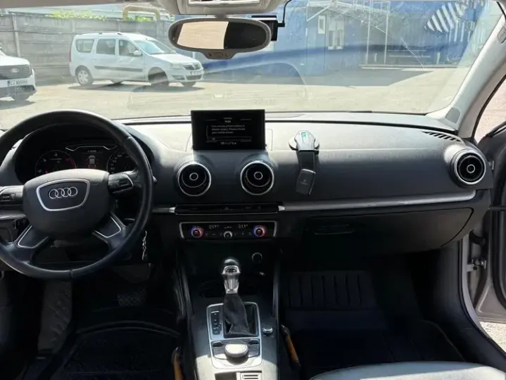 Audi A3 Limuzina 8V 1.6 TDI clean Stronic Ambition