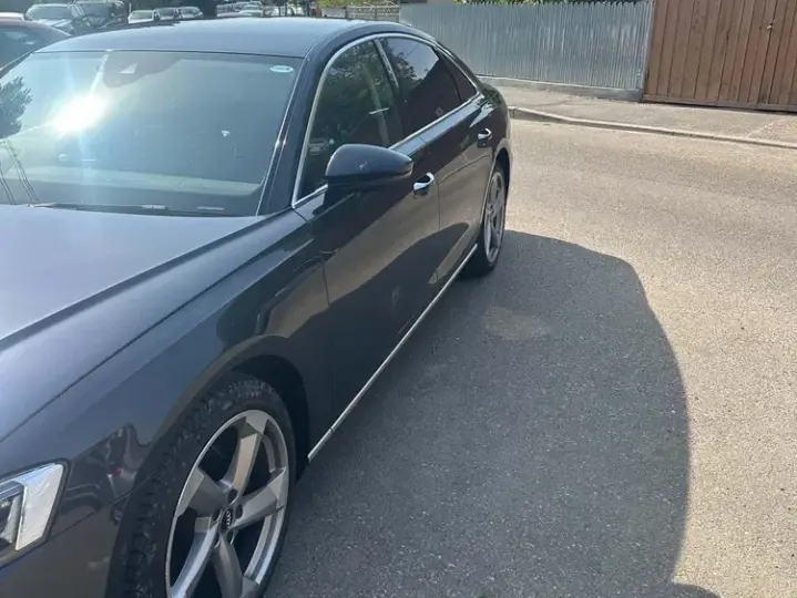 Audi A8 D5 3.0 50 TDI quattro Tiptronic
