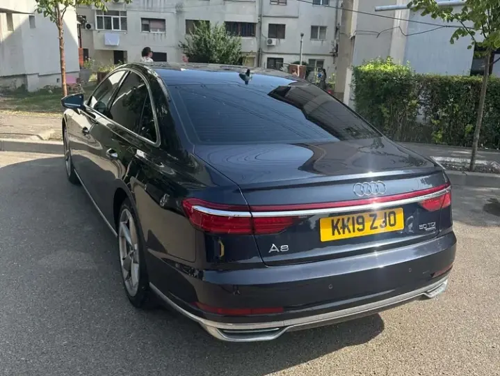 Audi A8 D5 3.0 50 TDI quattro Tiptronic