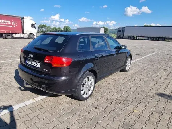 Audi A3 Sportback 8P 1.9 TDI Attraction