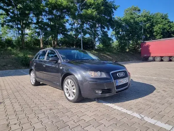 Audi A3 Sportback 8P 1.9 TDI Attraction