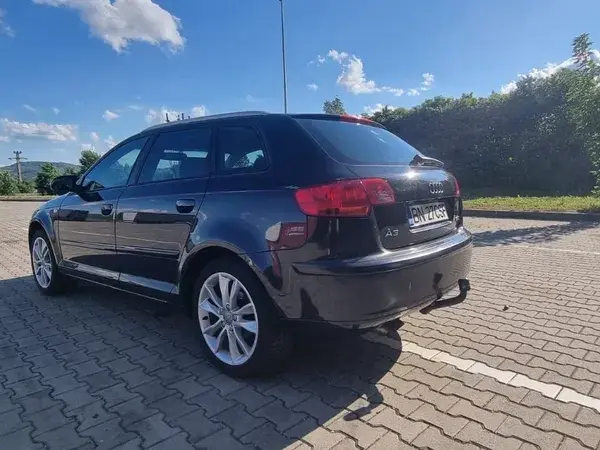 Audi A3 Sportback 8P 1.9 TDI Attraction