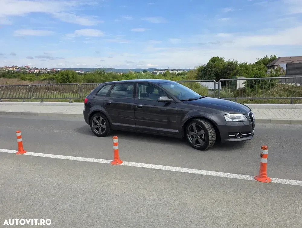 Audi A3 Sportback 8P 2.0 TDI Ambiente — imagine 2