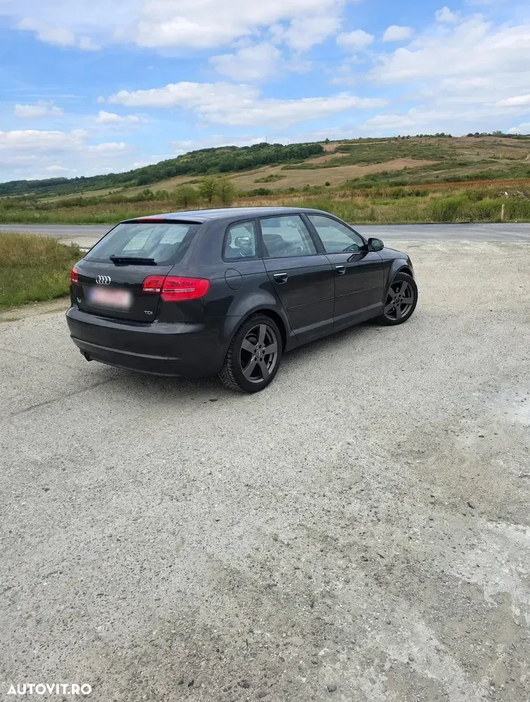 Audi A3 Sportback 8P 2.0 TDI Ambiente — imagine 4